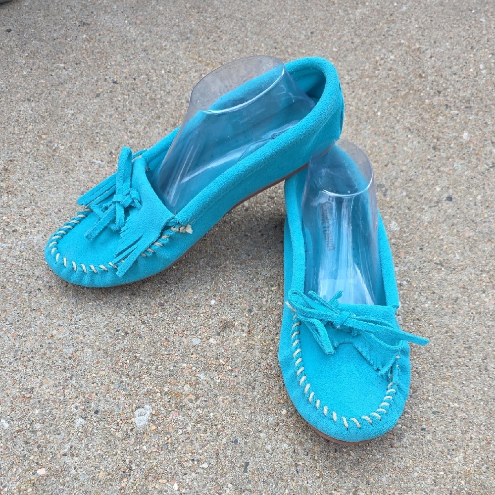 Minnetonka Kilty Hardsole Moccasins Size 10
